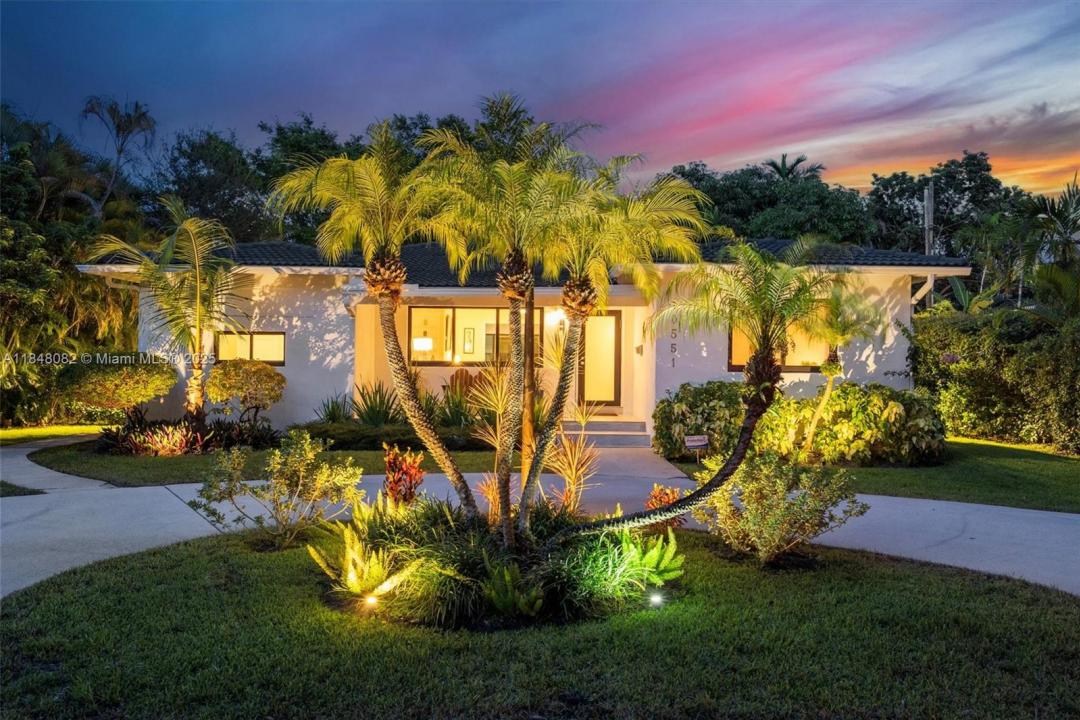 10551 NE 3rd Ave, Miami Shores, פלורידה 33138, ארצות הברית של אמריקה 