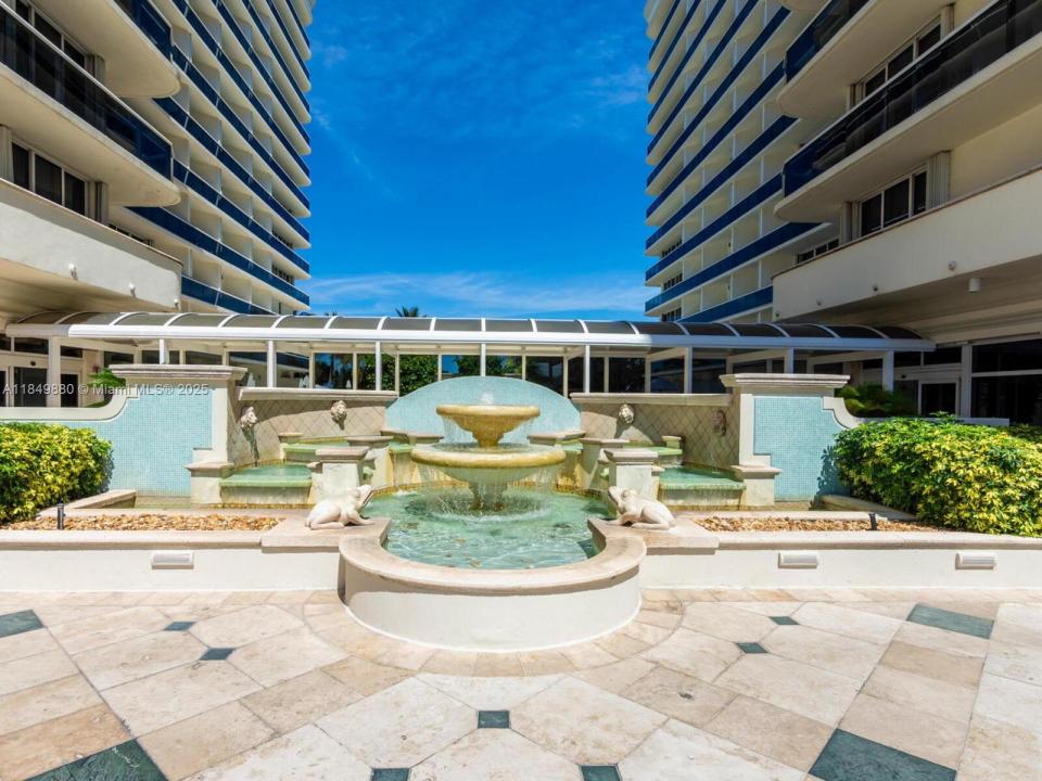 9595 Collins Ave N7-D, Surfside, Florida 33154, Estados Unidos
