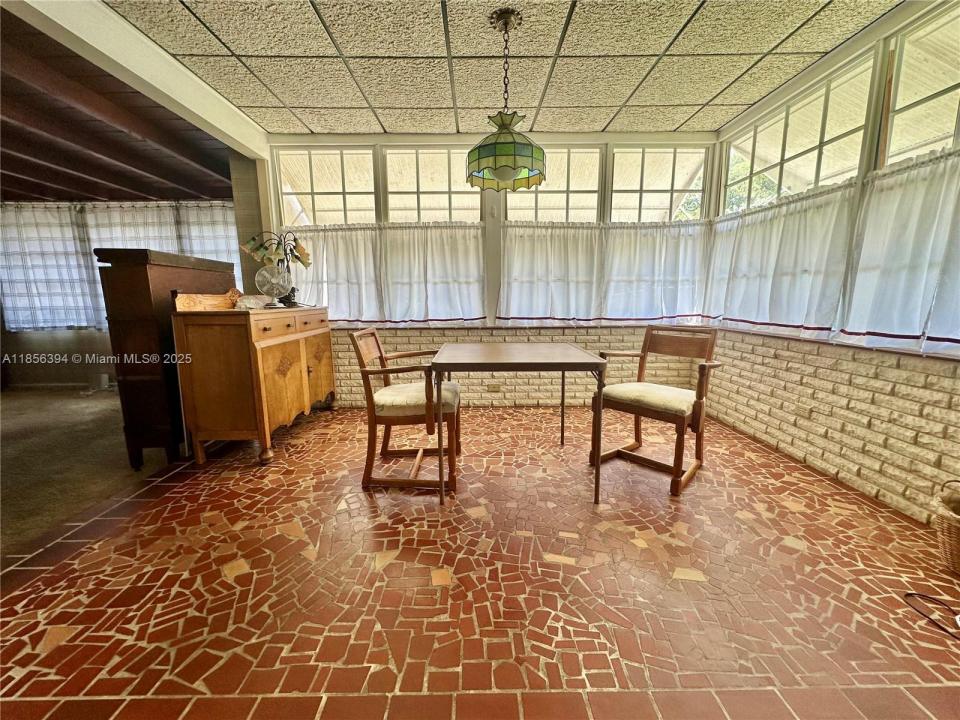845 NE 127th St, North Miami, Flórida 33161, Estados Unidos