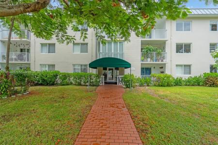 240 Galen Dr 314, Key Biscayne, Florida 33149, USA