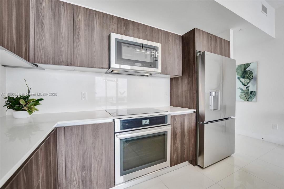2960 NE 207th St 05, Aventura, Florida 33180, USA