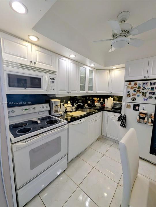 20335 W Country Club Dr 2102, Aventura, Florida 33180