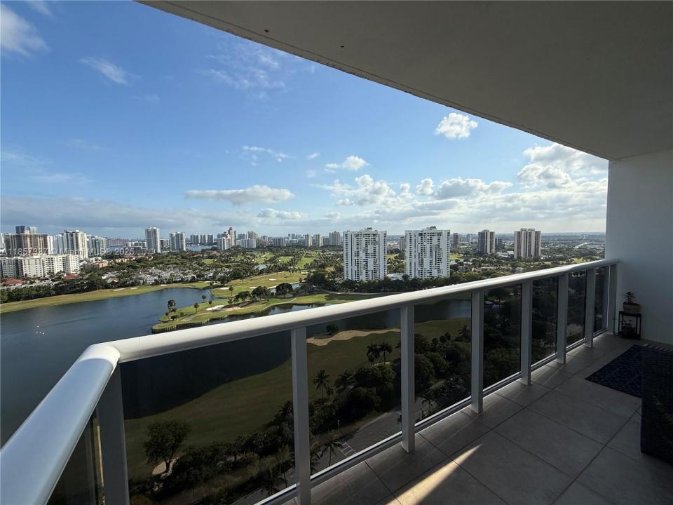3625 N Country Club Dr PH5, Aventura, Flórida 33180, Estados Unidos