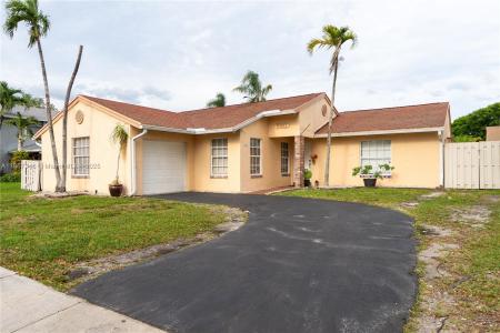 550 Auburn Way, Davie, Florida 33325, USA