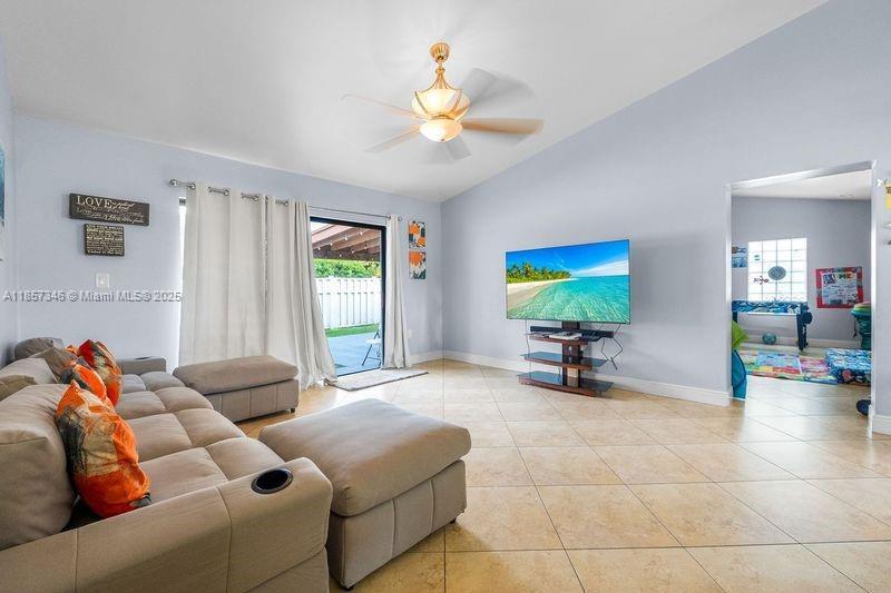 550 Auburn Way, Davie, Florida 33325, Stati Uniti
