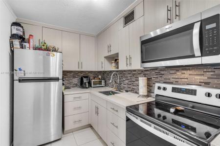 8501 NW 8th St 105, Miami, Florida 33126, USA