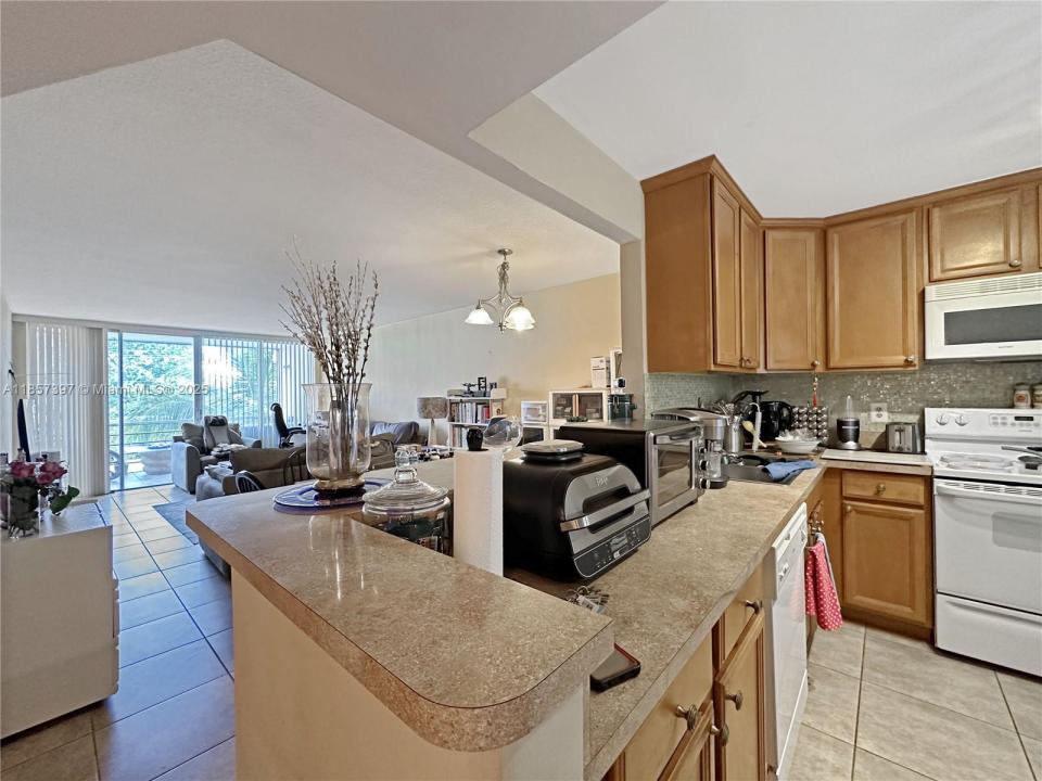 1701 NE 191st St A309, Miami, Florida 33179, Estados Unidos