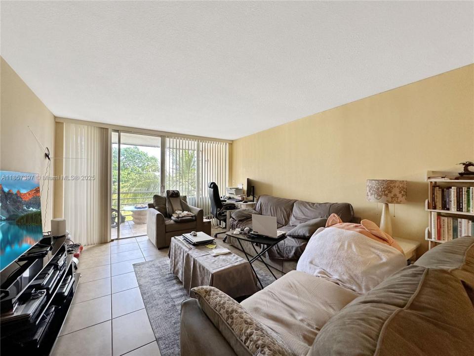 1701 NE 191st St A309, Miami, Florida 33179, Estados Unidos