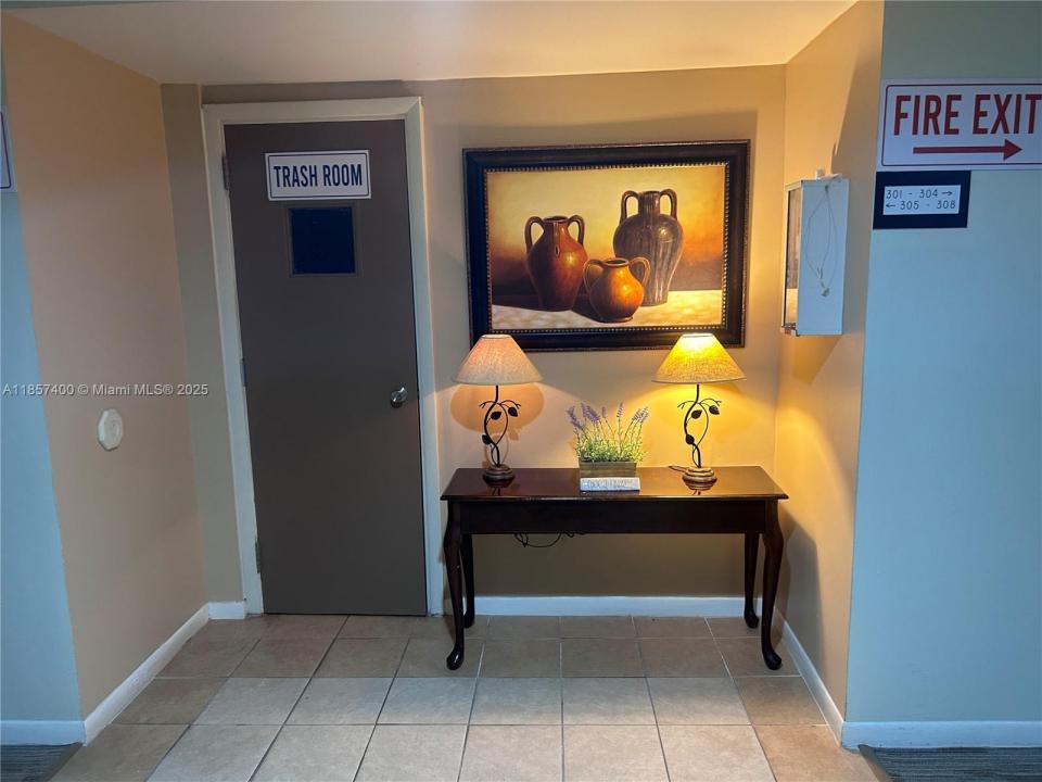 14201 SW 66th St 306, Miami, Флорида 33183, Соединенные Штаты
