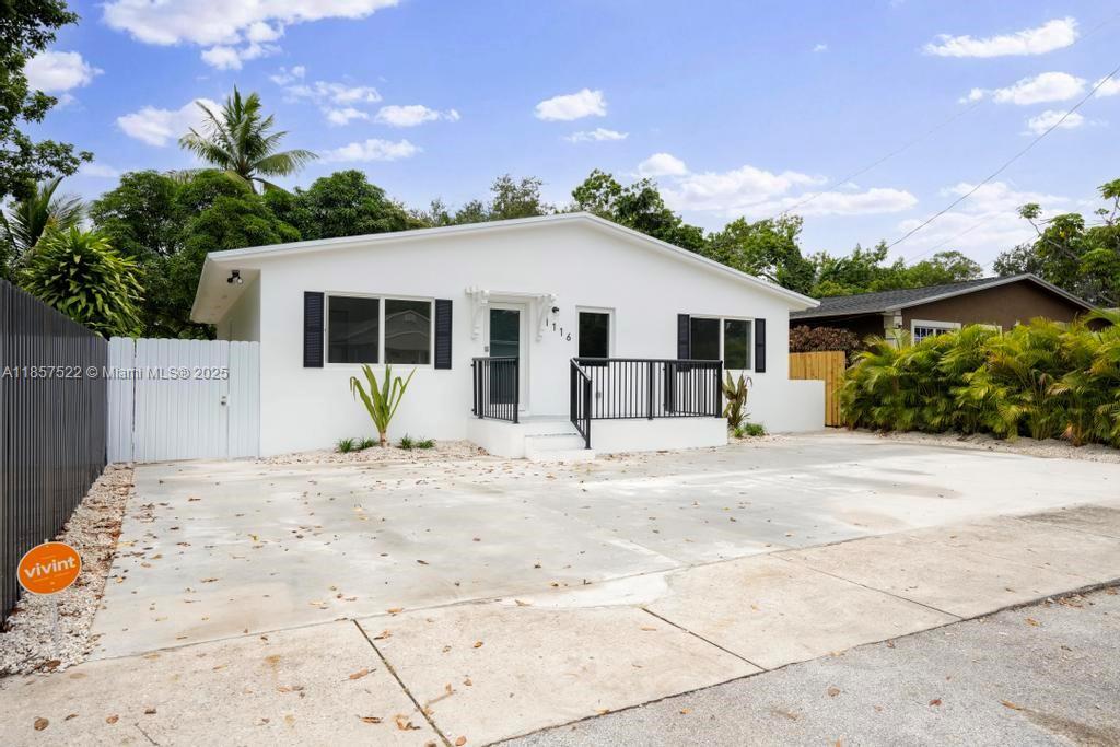 1116 NW 51st Ter FRONT, Miami, Florida 33127, Stati Uniti
