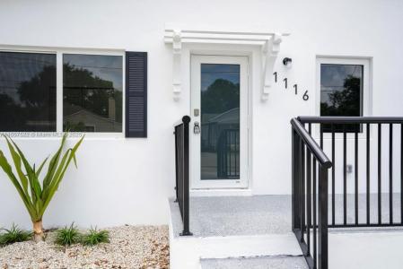 1116 NW 51st Ter FRONT, Miami, Florida 33127, USA