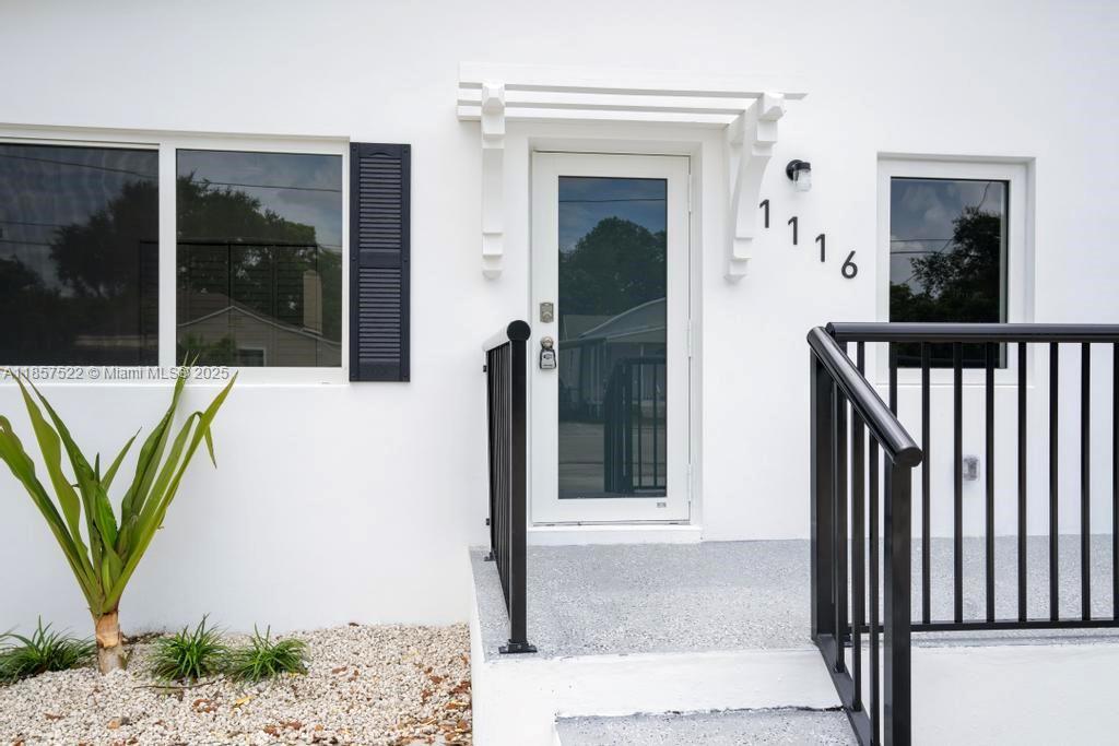 1116 NW 51st Ter FRONT, Miami, Florida 33127, Stati Uniti