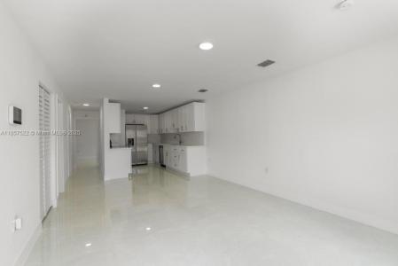 1116 NW 51st Ter FRONT, Miami, Florida 33127, USA