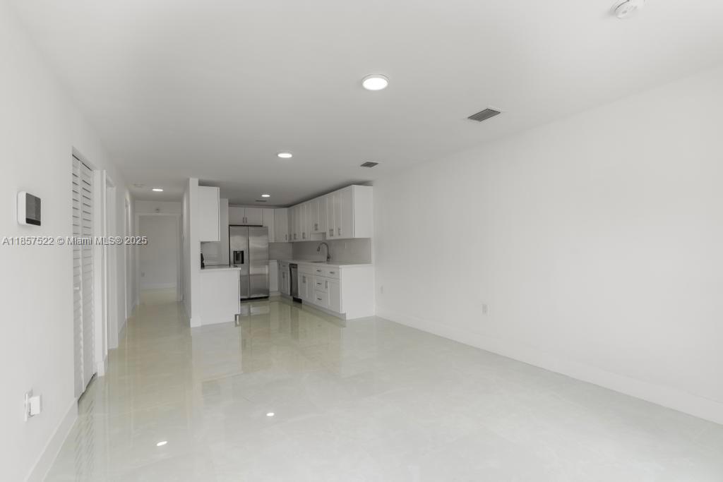 1116 NW 51st Ter FRONT, Miami, Florida 33127, Stati Uniti