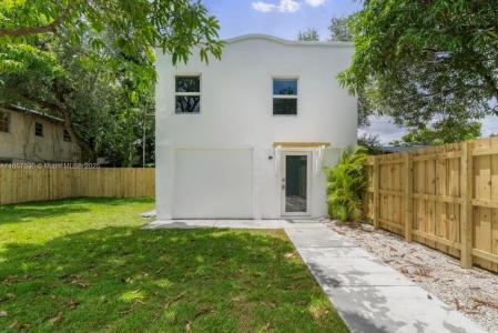 1116 NW 51st Ter REAR, Miami, Florida 33127, USA