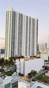 92 SW 3rd St 1711, Miami, Florida 33130, USA