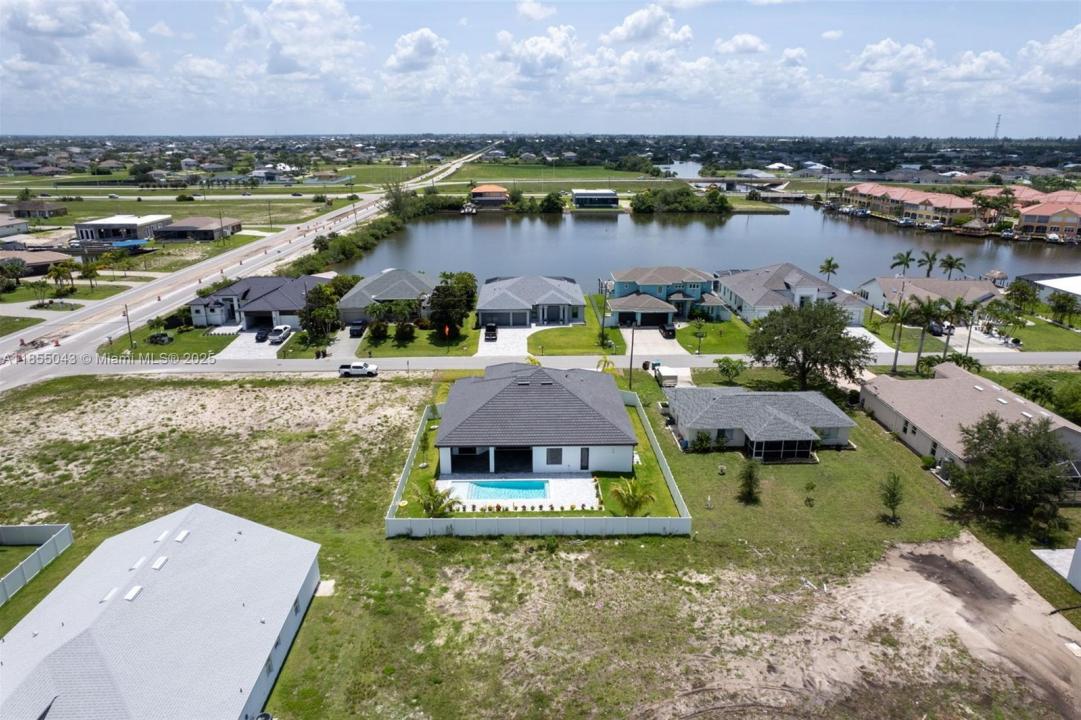 10 SW 33RD AVE, Other City - In The State Of Florida, פלורידה 33991, ארצות הברית של אמריקה