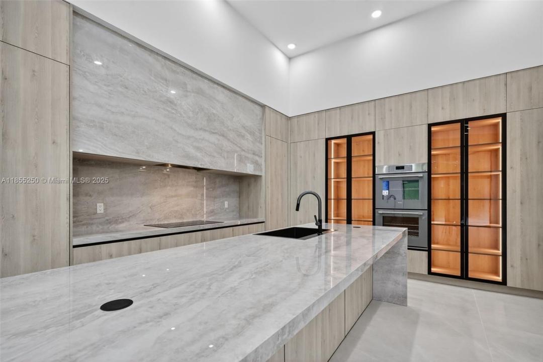 3303 W Stonebrook Cir, Davie, Florida 33330, USA