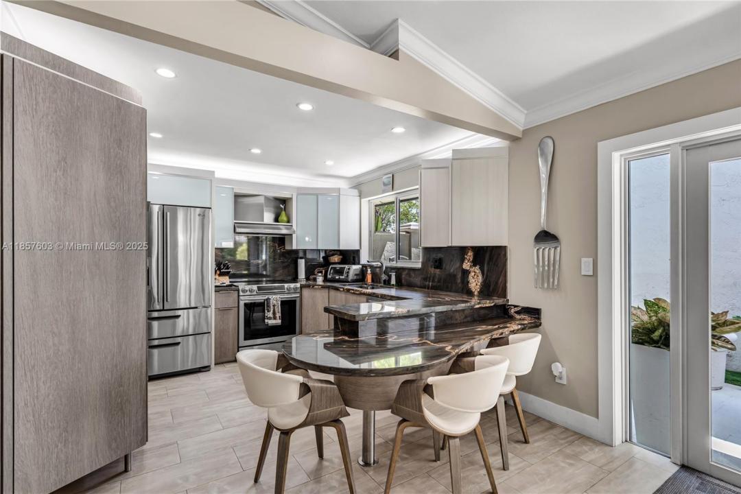8928 SW 6th St, Miami, Florida 33174