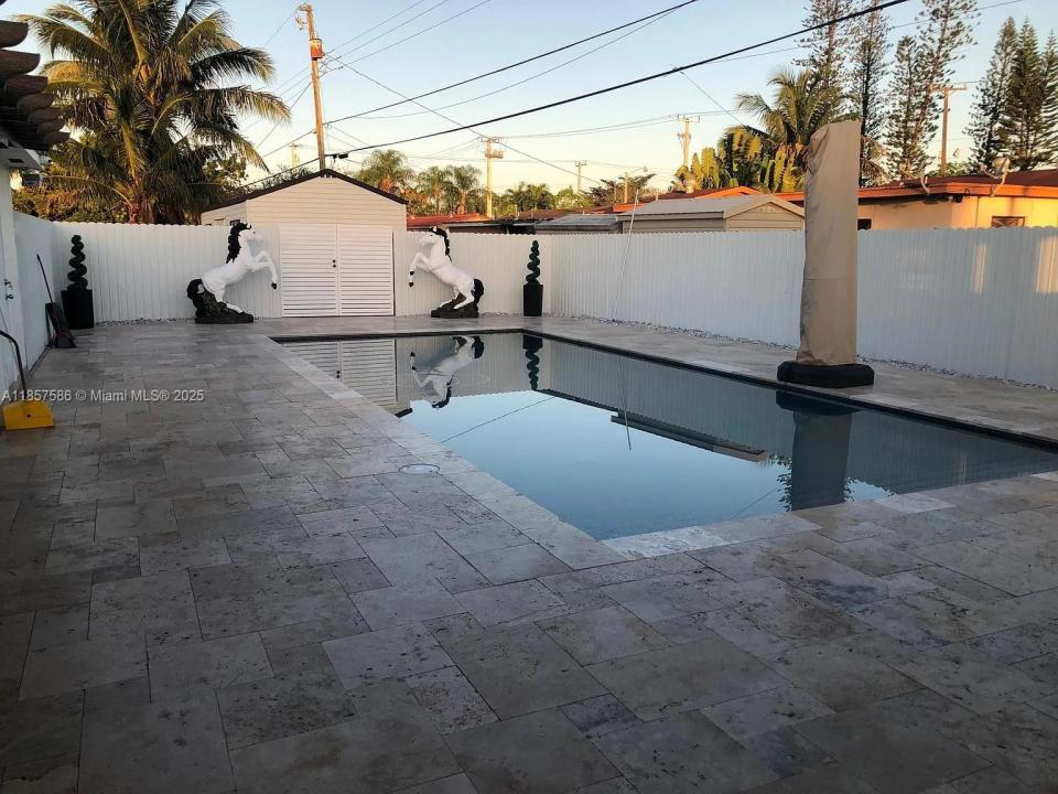 8031 NW 175th St, Hialeah, 佛羅里達州 33015, 美國