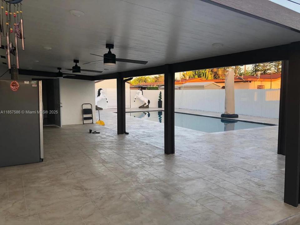 8031 NW 175th St, Hialeah, 佛羅里達州 33015, 美國