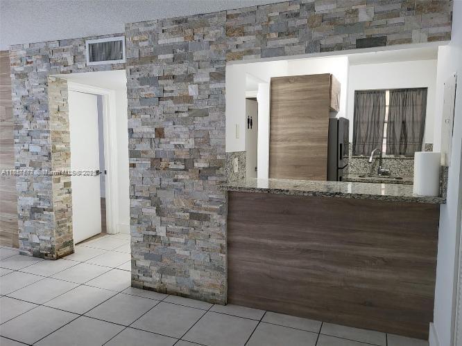 8810 Fontainebleau Blvd 212, Miami, Florida 33172