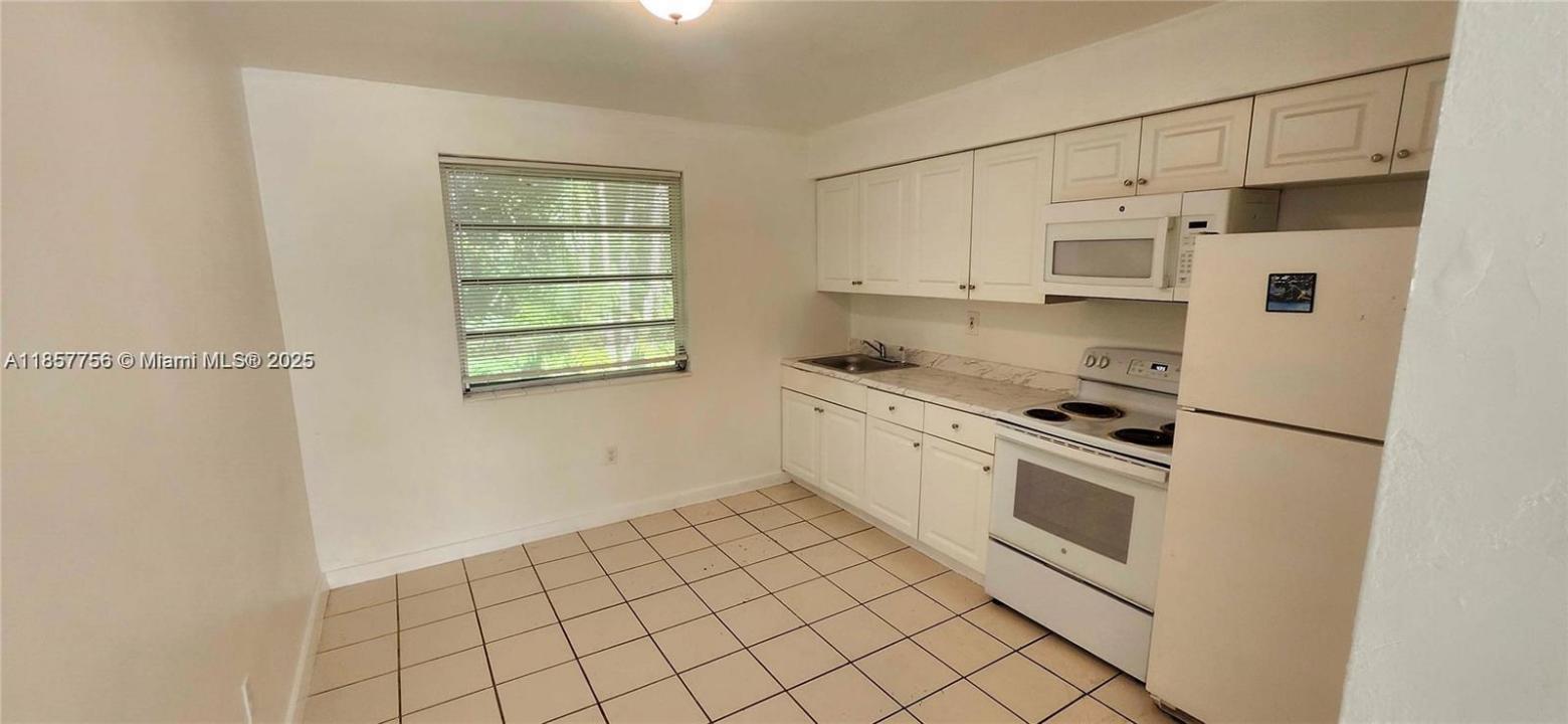 111 NW 152nd 23, Miami, Florida 33169