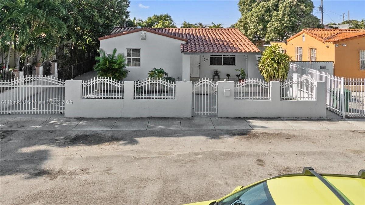 530 Tamiami Blvd, Miami, Florida 33144, Estados Unidos