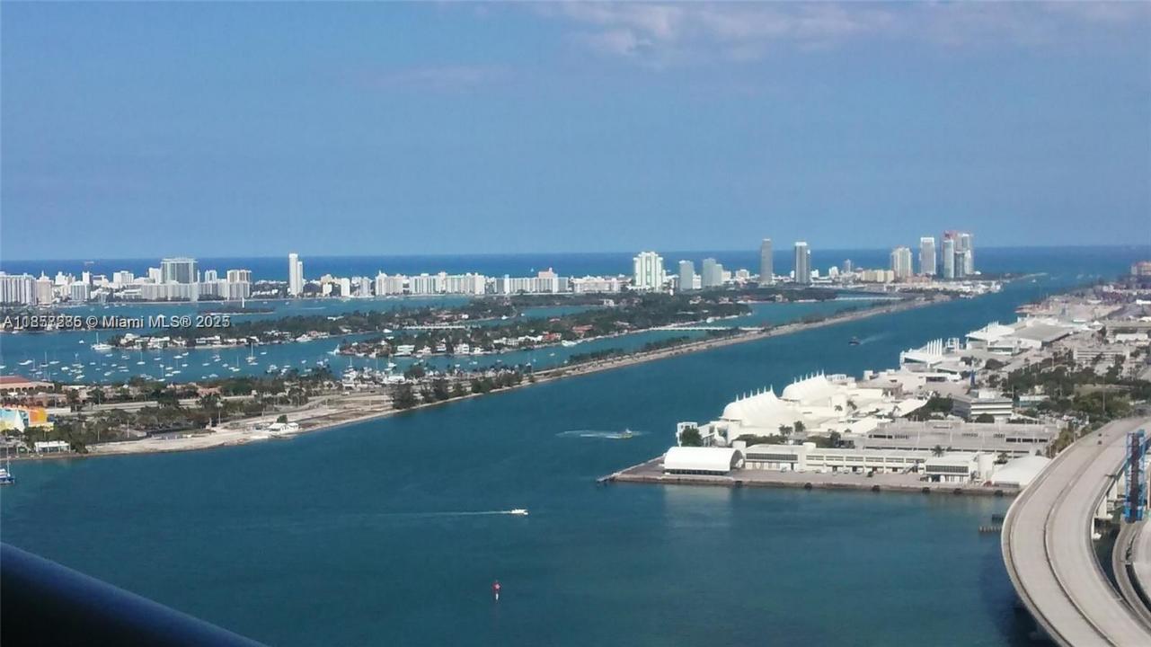 888 Biscayne Blvd 4310, Miami, Florida 33132