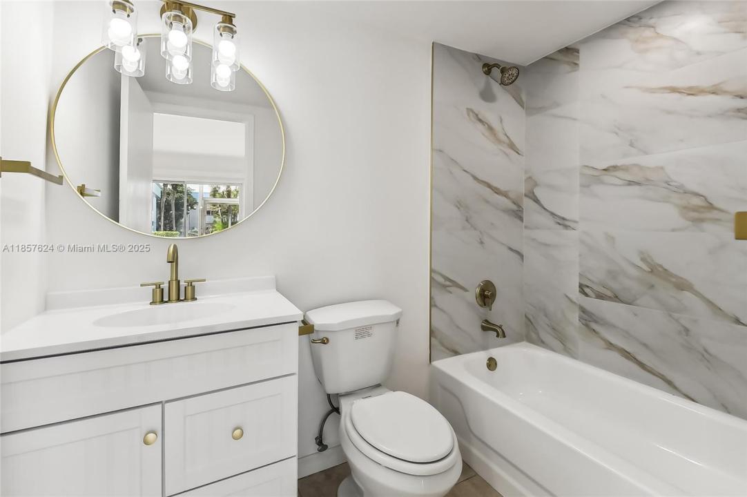 447 Saxony J 447, Delray Beach, Floride 33446, États-Unis
