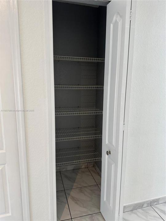 9837 W Okeechobee Rd 505, Hialeah Gardens, 佛羅里達州 33016, 美國