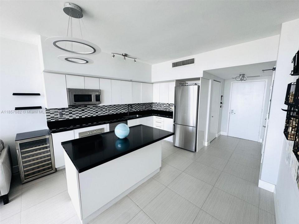 92 SW 3rd St 3608, Miami, فلوريدا 33130, الولايات المتحدة