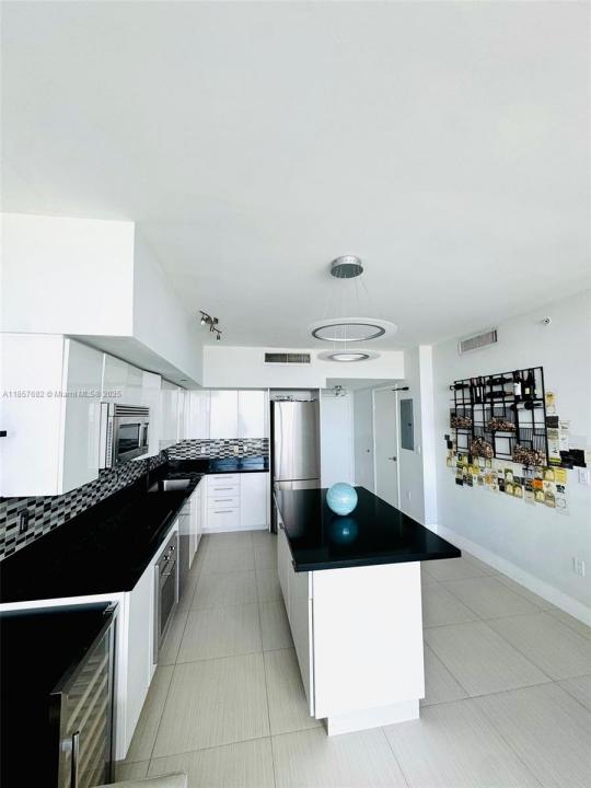 92 SW 3rd St 3608, Miami, فلوريدا 33130, الولايات المتحدة