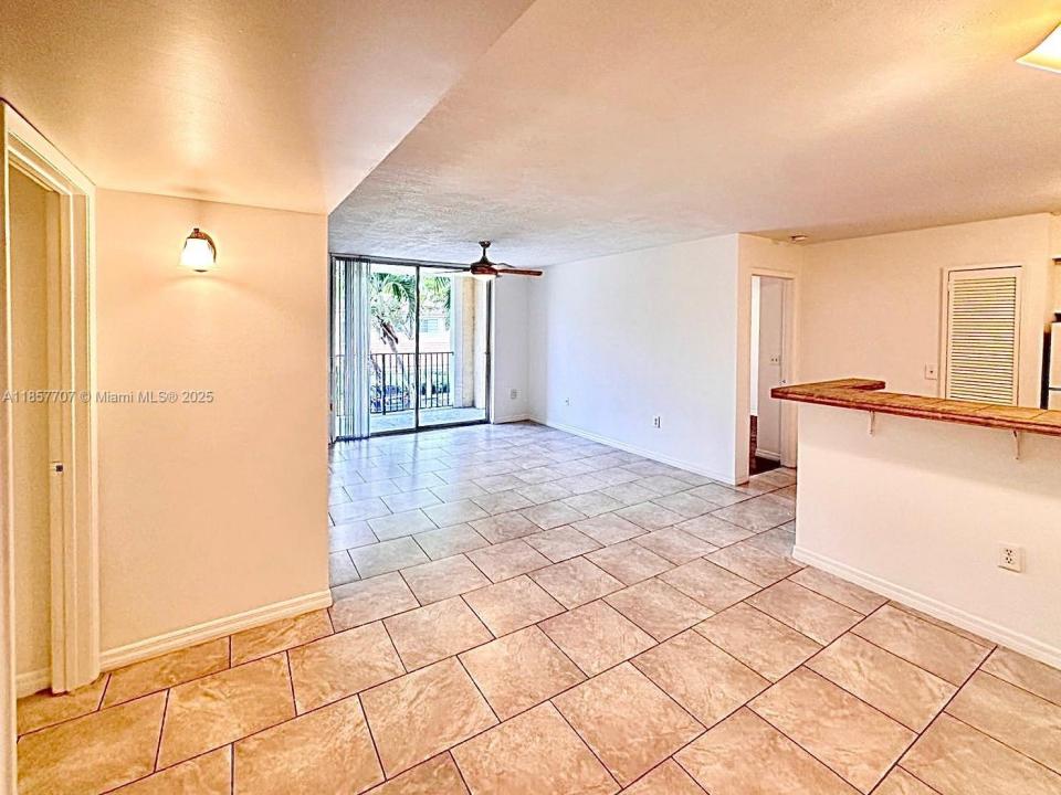 1721 Village Blvd 203, West Palm Beach, Florida 33409, USA