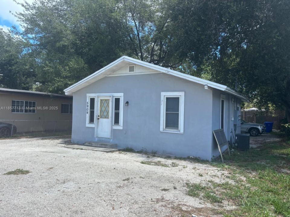 5909 NW 5th Ct 1, Miami, Flórida 33127, Estados Unidos