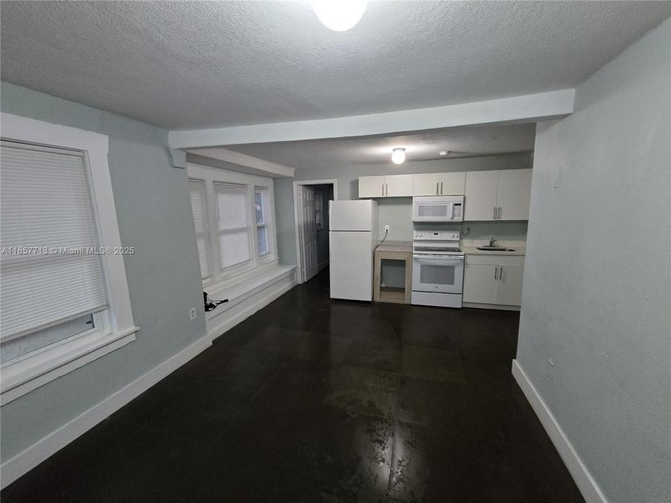 5909 NW 5th Ct 1, Miami, Flórida 33127, Estados Unidos