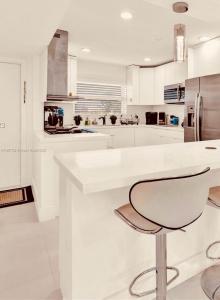 9321 Sunrise Lakes Blvd 305, Sunrise, Florida 33322, USA