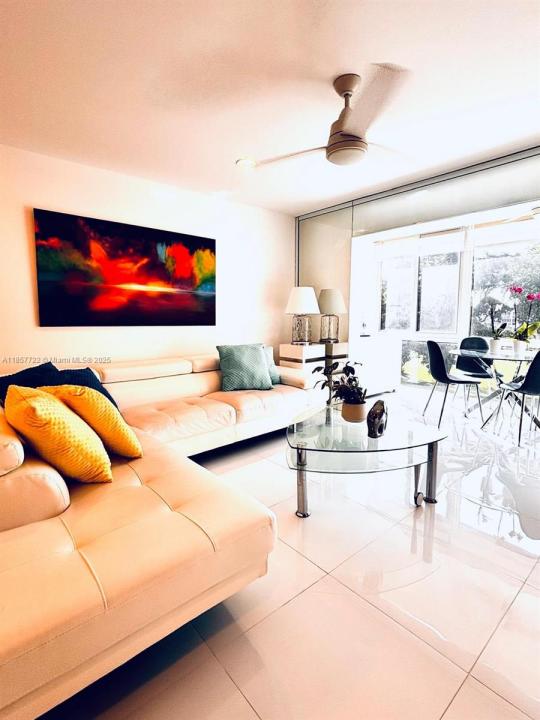 9321 Sunrise Lakes Blvd 305, Sunrise, Florida 33322