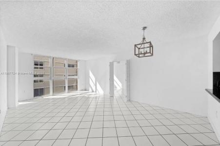 1228 West Ave 1415, Miami Beach, Florida 33139, USA