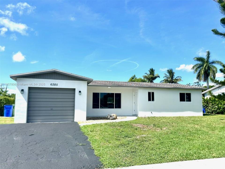 6285 NW 23rd St, Margate, Florida 33063