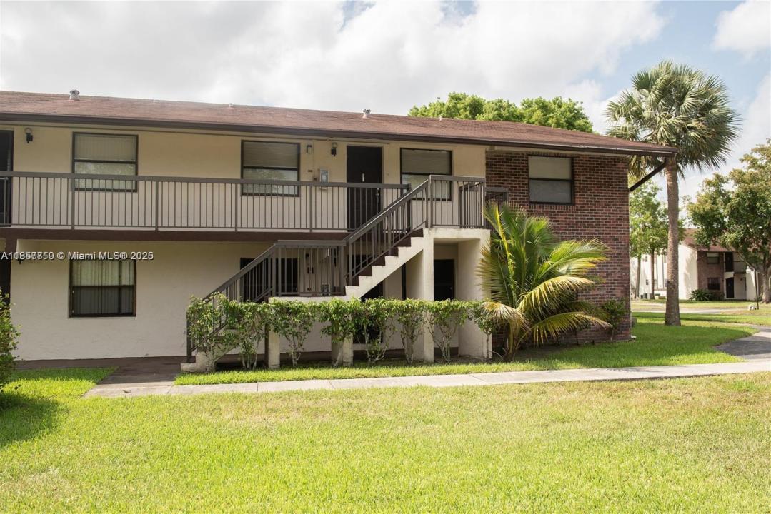 6040 Shakerwood Cir 208, Tamarac, Flórida 33319, Estados Unidos