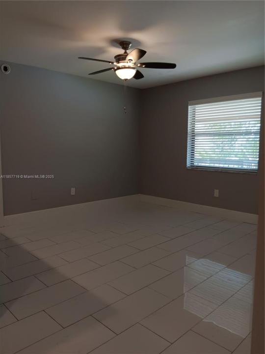 6040 Shakerwood Cir 208, Tamarac, Flórida 33319, Estados Unidos