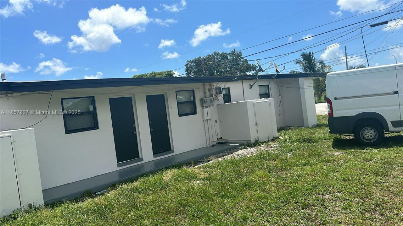 2005 Ali Baba Ave, Opa-Locka, فلوريدا 33054, الولايات المتحدة