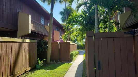 6445 SW 116th Pl A, Miami, Florida 33173, USA