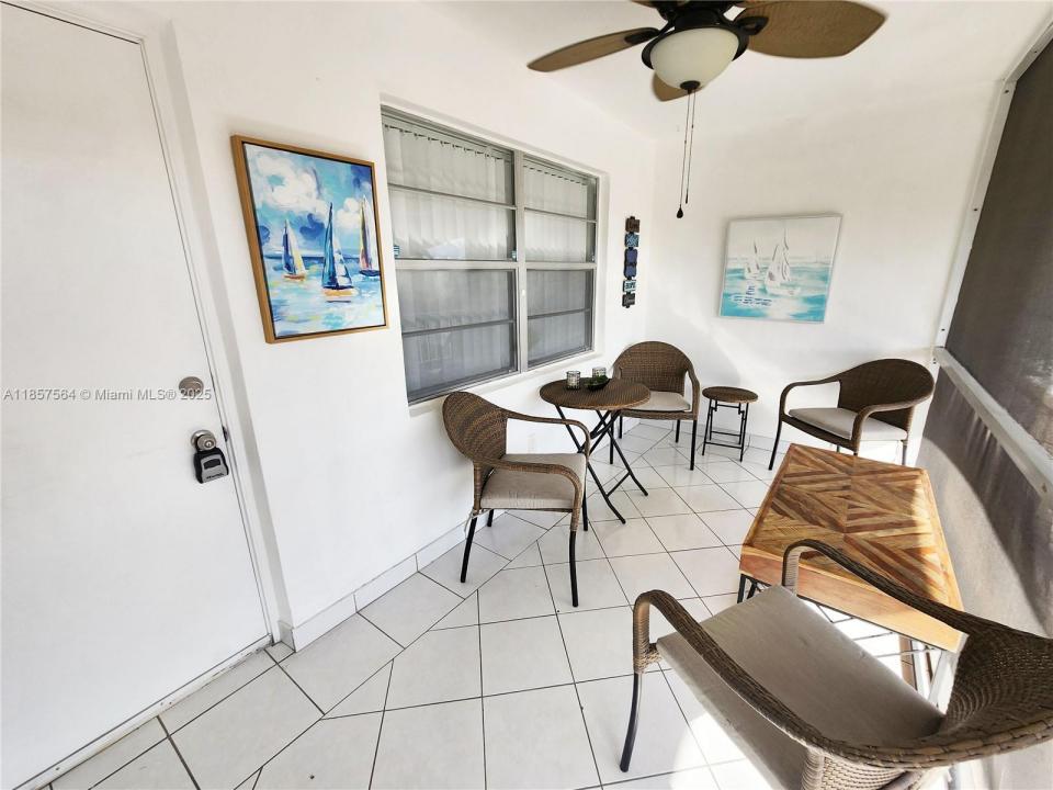 580 Egret Dr 322, Hallandale Beach, Florida 33009