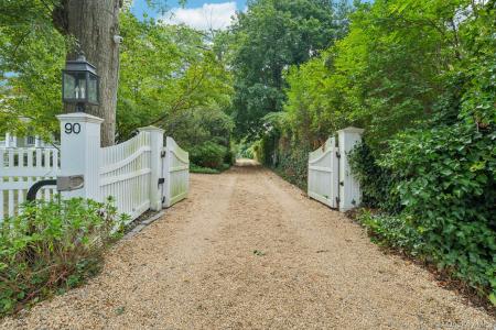 90 Thompson Avenue, Babylon, ニューヨーク 11702, アメリカ合衆国