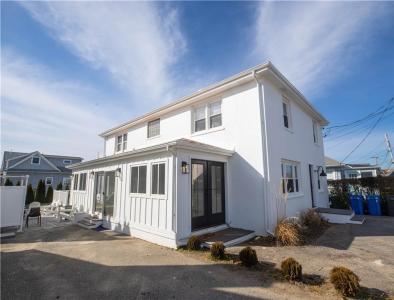 19 Crest Street, Middletown, RI 02842, USA