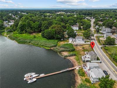 117 Warwick Neck Avenue, Warwick, Rhode Island 02889