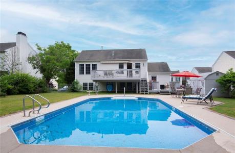32 Tum-A-Lum Circle, Westerly, Rhode Island 02891, Estados Unidos