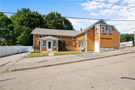 81 Summit Avenue, West Warwick, RI 02893, USA